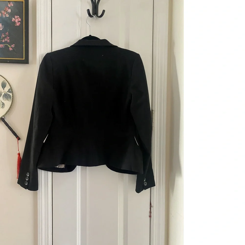 H & M Black Short Formal Blazer (Size US 8) - Picture 9 of 9